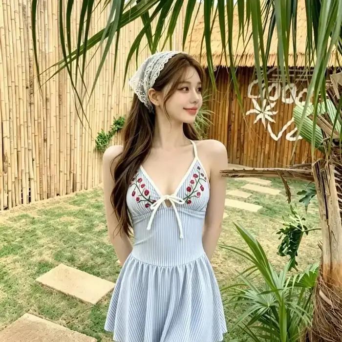 Maillot de bain une pièce brodé pour femmes, maillot de bain amincissant et conservateur pour les va