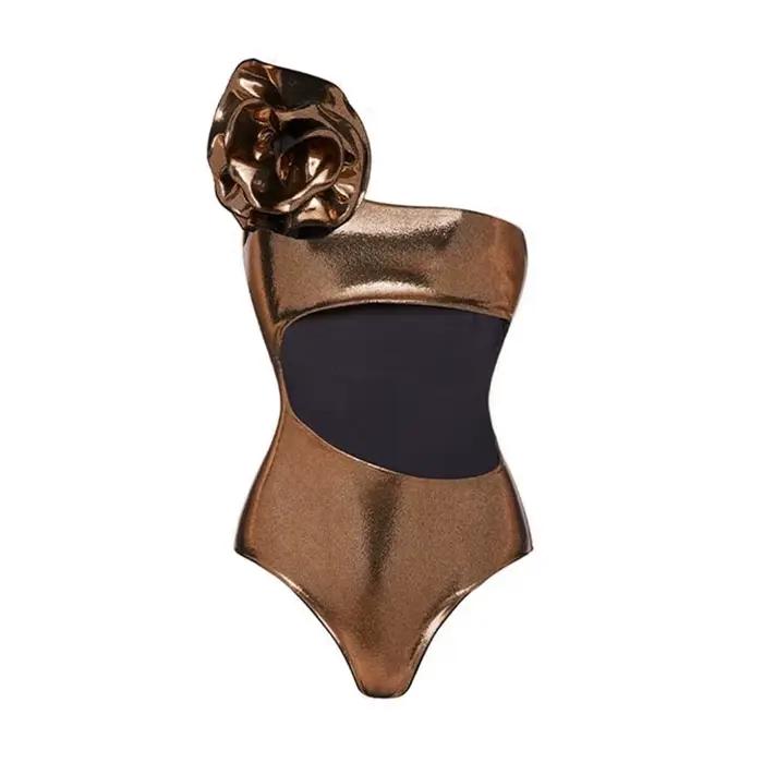Maillot de bain une pièce brillant doré et jupe pour femmes, asymétrique épaule dénudée, fleur 3D, M