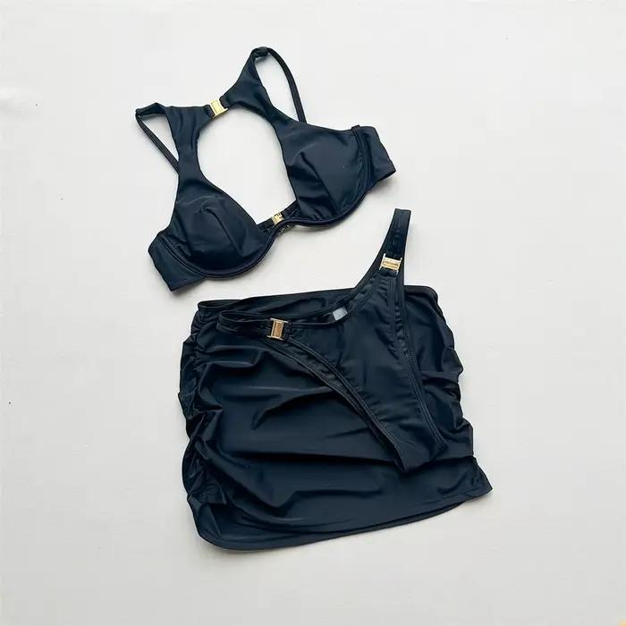 Ensemble bikini trois pièces avec jupe, maillot de bain à armatures et découpes pour femme V7733
