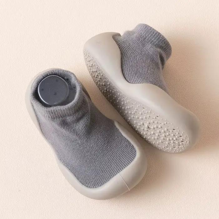 Chaussures pour bébés, premiers pas pour nouveau-nés, garçons et filles, chaussettes en tricot doux de couleur unie, semelle en caoutchouc antidérapante, chaussons pour tout-petits