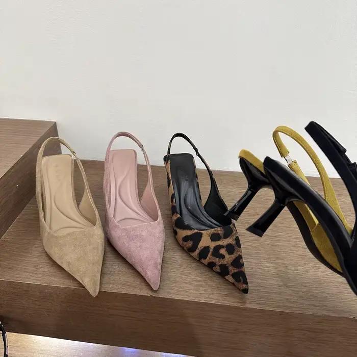 Printemps grande taille saison de vente sandales à talons aiguilles pointues élégantes mode imprimé léopard Design Niche française talons hauts pour femmes.