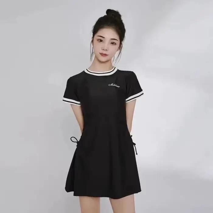 Maillot de bain deux pièces pour femmes, manches courtes, col rond, anti-roulement, associé à un short pour hommes, adapté à la natation sur la plage