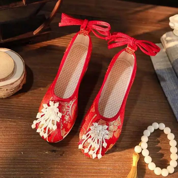 Chaussures Hanfu grande taille pour femmes 34-43 #   Chaussures chinoises Vintage en tissu de pékin pour femmes, chaussures brodées, grande taille 42 #