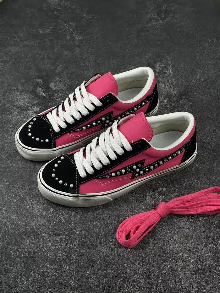 26 Les dernières chaussures de skate décontractées pour hommes et femmes, couleur rouge rose, style vieilli, effet perlé, noir poudré
