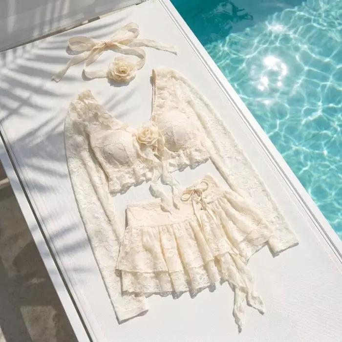Maillot de bain à volants en dentelle à manches longues