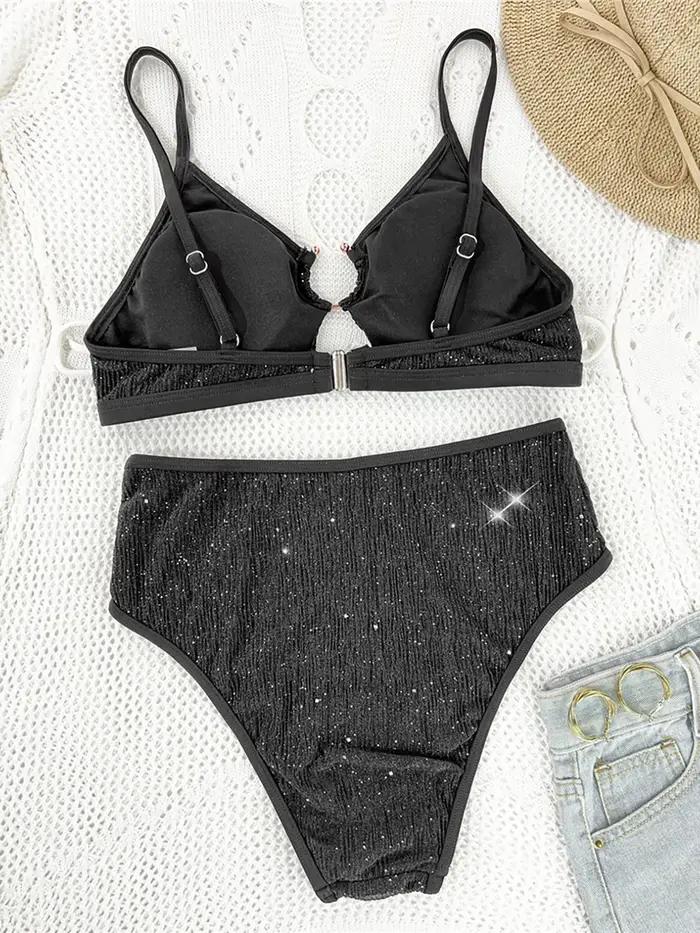 Maillot de bain féminin à découpes scintillantes