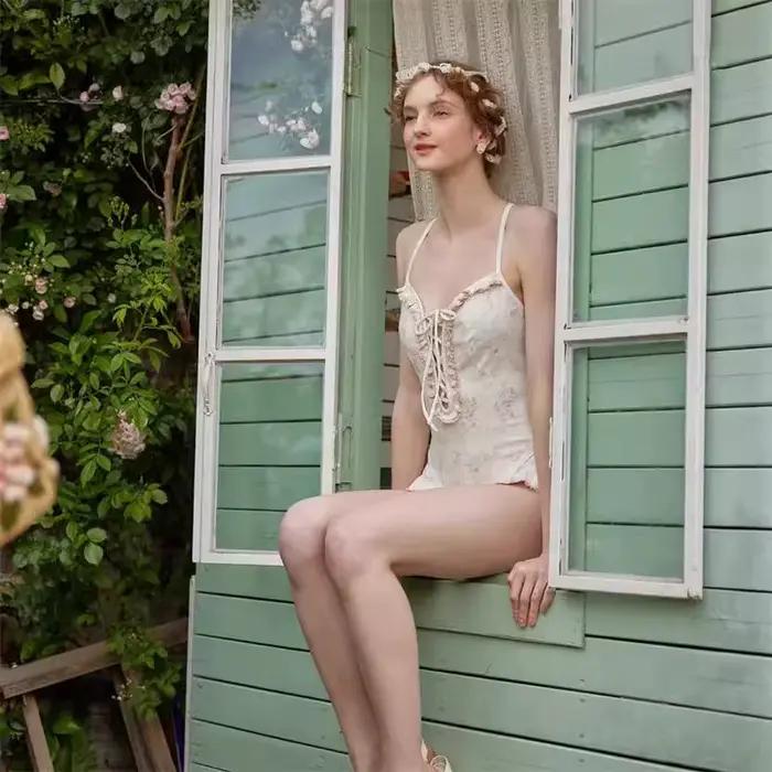 Nouveau Sexy Lolita fleur une pièce maillot de bain femmes maillots