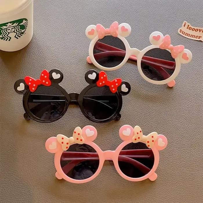 Nouveaux enfants mignon dessin animé UV400 lunettes de soleil garçons filles couleurs en plein air enfants Protection solaire lunettes de soleil bébé Sport nuances lunettes