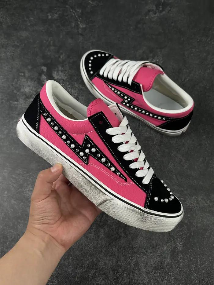 26 Les dernières chaussures de skate décontractées pour hommes et femmes, couleur rouge rose, style vieilli, effet perlé, noir poudré