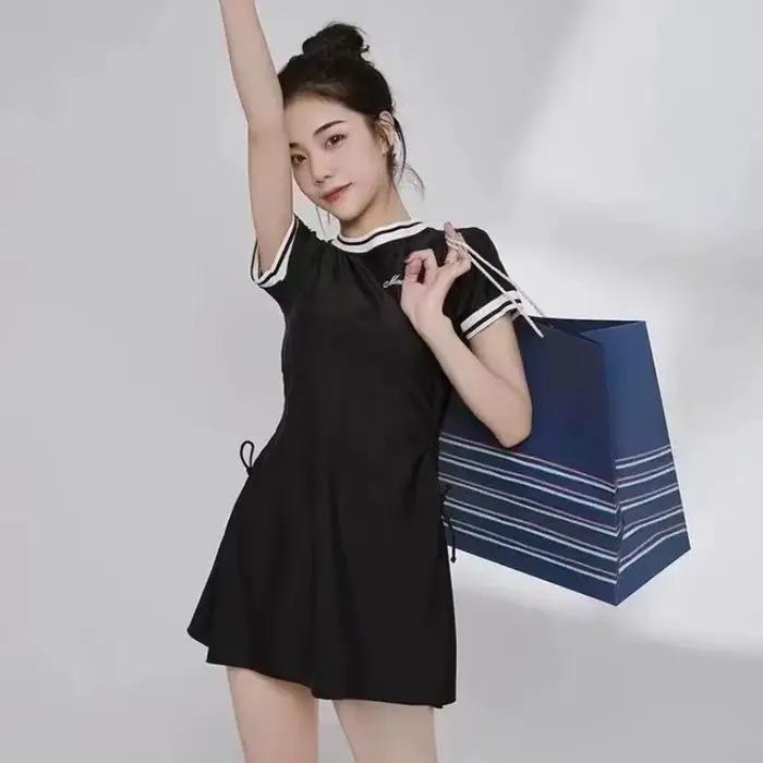 Maillot de bain deux pièces pour femmes, manches courtes, col rond, anti-roulement, associé à un short pour hommes, adapté à la natation sur la plage