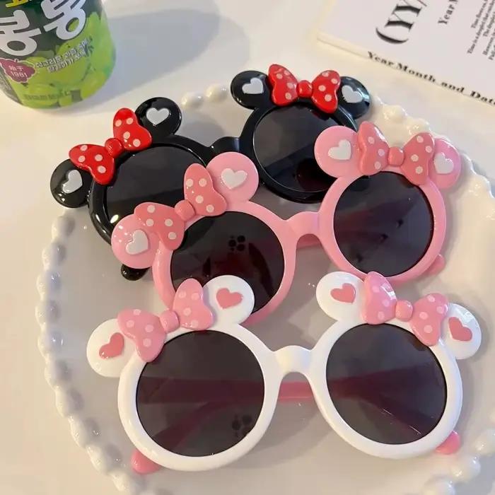 Nouveaux enfants mignon dessin animé UV400 lunettes de soleil garçons filles couleurs en plein air enfants Protection solaire lunettes de soleil bébé Sport nuances lunettes