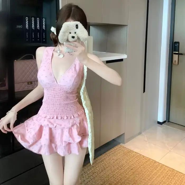 Maillot de bain deux pièces rose à fleurs pour femme