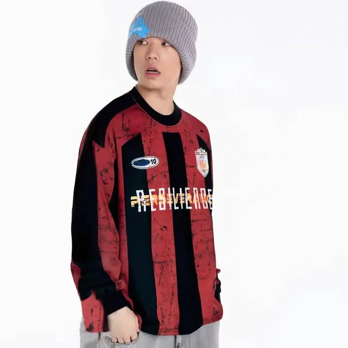Nouvelles tendances européennes classique rouge et bleu couleur principale uniforme de football manches longues hommes et femmes T-shirt ample à manches longues