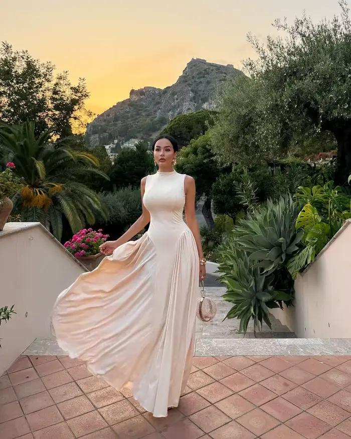 Robe de soirée Sharon Said Dubai beige à col montant, sans manches, plissée, coupe trapèze, pour cérémonie, SF153, personnalisable