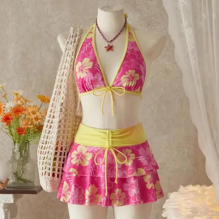 Ensemble Bikini floral trois pièces pour femmes élégant avec jupe cover-up et maillot de bain pour plage vacances et fêtes à la piscine