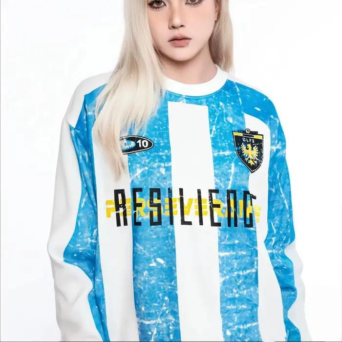Nouvelles tendances européennes classique rouge et bleu couleur principale uniforme de football manches longues hommes et femmes T-shirt ample à manches longues