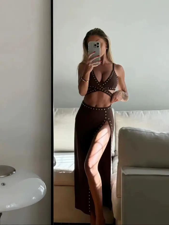 Maillot de bain bikini à clous avec jupe