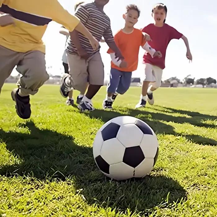 Ballon de football taille 3/5, taille et poids officiels – Classique noir et blanc – Pour une utilisation intérieure et extérieure – Durable et longue durée