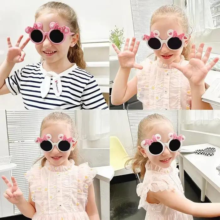 Nouveaux enfants mignon dessin animé UV400 lunettes de soleil garçons filles couleurs en plein air enfants Protection solaire lunettes de soleil bébé Sport nuances lunettes