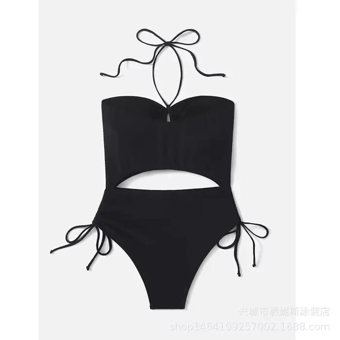 Maillot de bain une pièce noir découpé