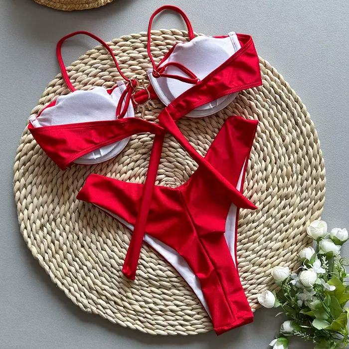 Ensemble de bikini sexy en métal orné