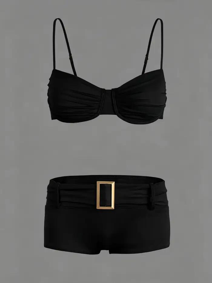 Maillot de bain noir avec soutien-gorge à armatures et shorty à ceinture