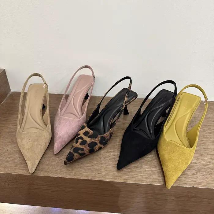 Printemps grande taille saison de vente sandales à talons aiguilles pointues élégantes mode imprimé léopard Design Niche française talons hauts pour femmes.