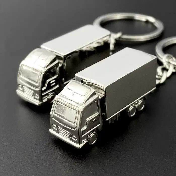 Porte-clés en métal personnalisé, design camion, porte-clés de voiture, porte-clés de moto, pendentif exquis pour homme, cadeau