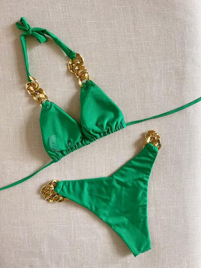 Nouveau Maillot de Bain Triangle Sexy 2026 Couleur Unie avec Chaîne Décorative Ensemble Bikini Fendu Tenue de Plage Brésilienne