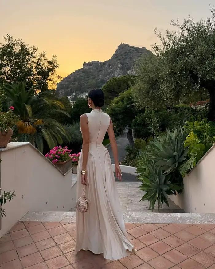 Robe de soirée Sharon Said Dubai beige à col montant, sans manches, plissée, coupe trapèze, pour cérémonie, SF153, personnalisable