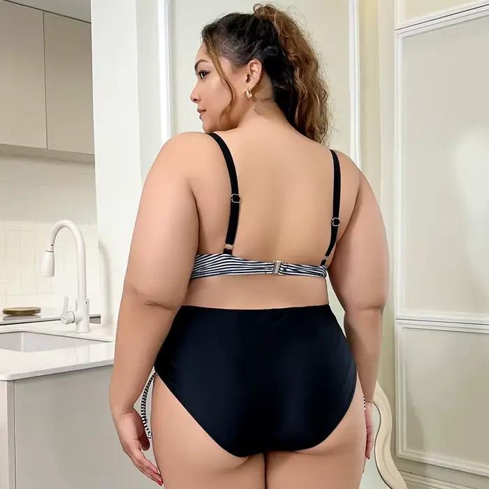 Maillot de bain brésilien à rayures