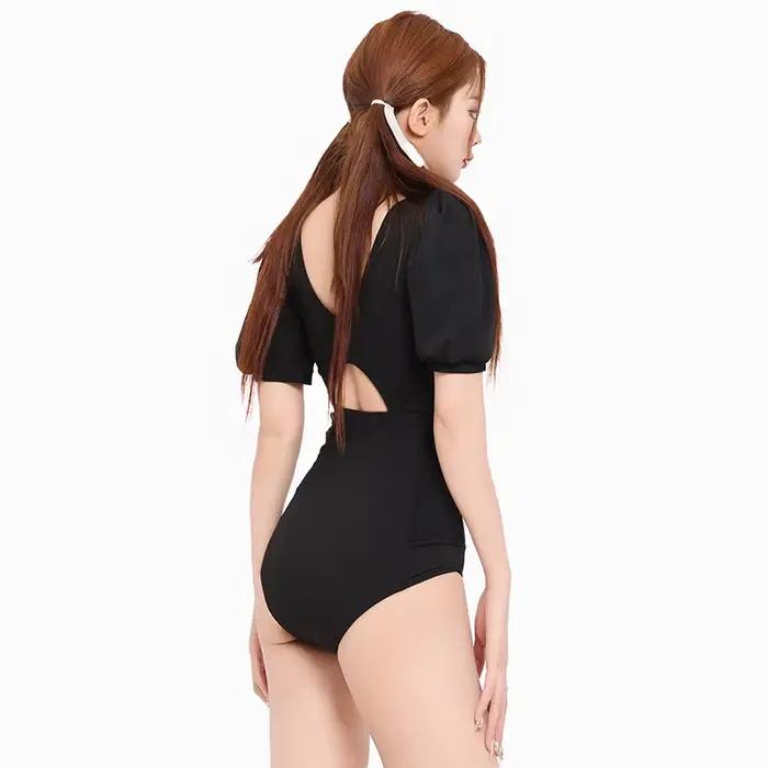 Maillot de bain une pièce froncé sur le devant pour femme