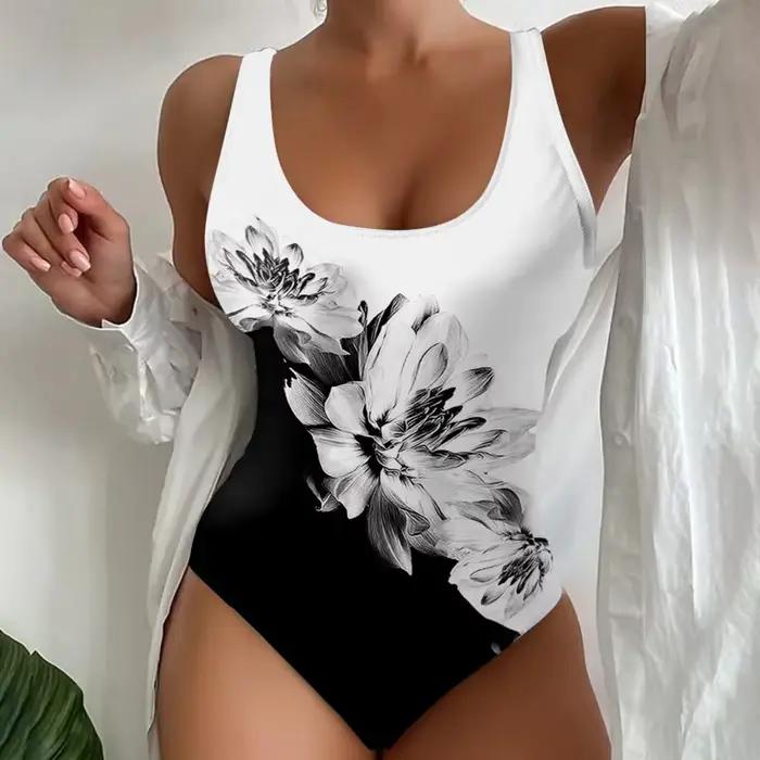 Une pièce grands maillots de bain fermé grande taille