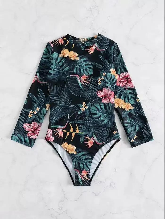 Maillot de bain une pièce à col haut