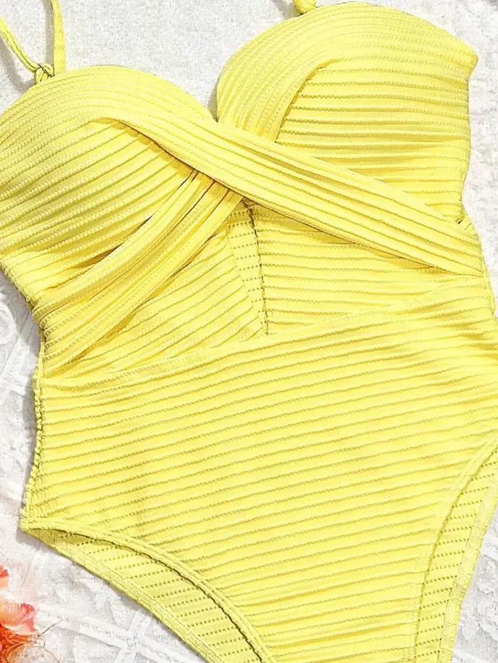 Nouveau Maillot de Bain Jaune Femme 2026 Sexy Évidé à Bretelles Une Pièce Texturé Rembourré Monokini Taille Haute Tenue de Plage