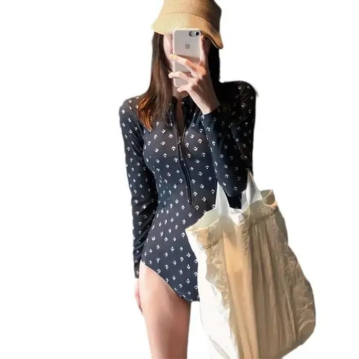 Maillot de bain une pièce conservateur à manches longues pour femme