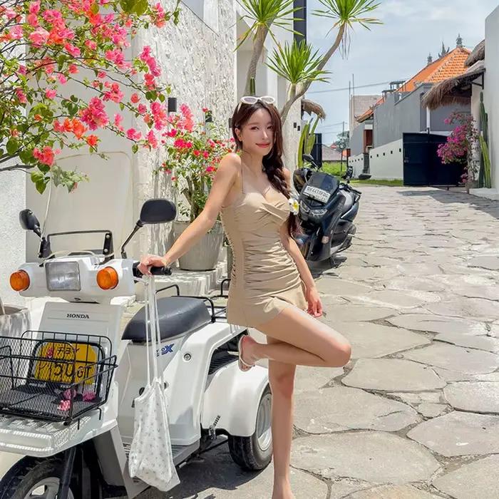 Maillot de bain plié conservateur pour femmes