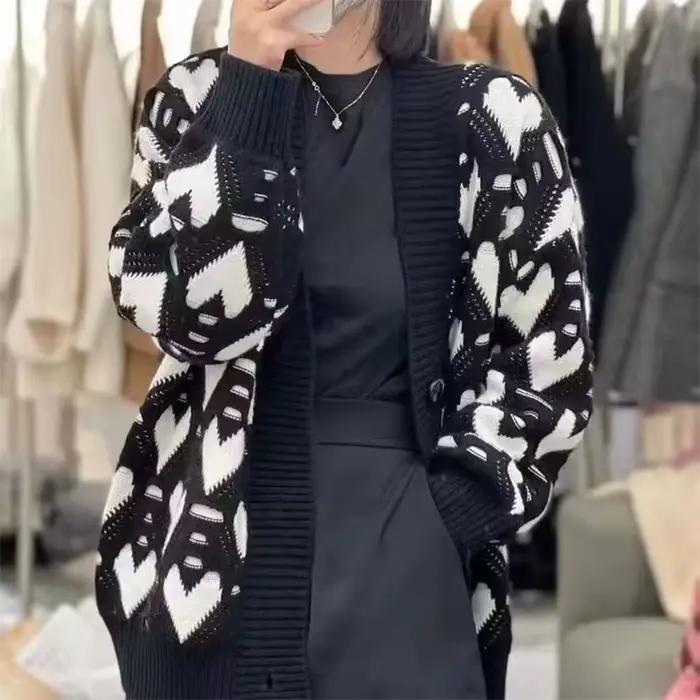2025 dame grande taille 4xl tricots haut automne hiver femme col en v Cardigans pull paresseux vent femmes épaississement tricot Cardigan