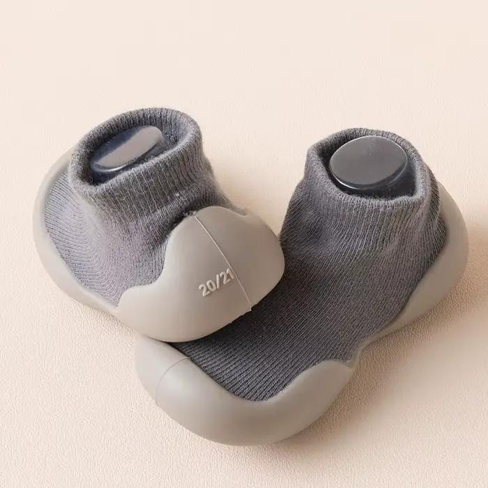 Chaussures pour bébés, premiers pas pour nouveau-nés, garçons et filles, chaussettes en tricot doux de couleur unie, semelle en caoutchouc antidérapante, chaussons pour tout-petits