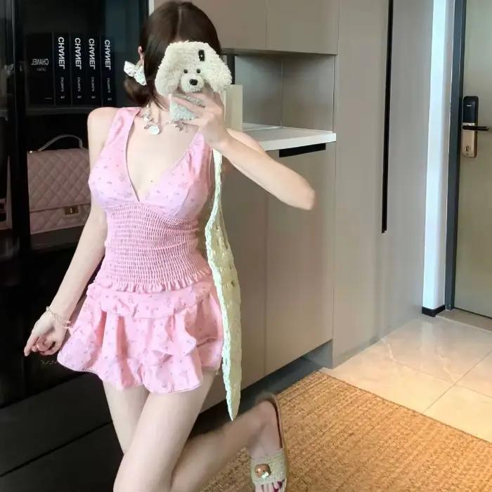 Maillot de bain deux pièces rose à fleurs pour femme