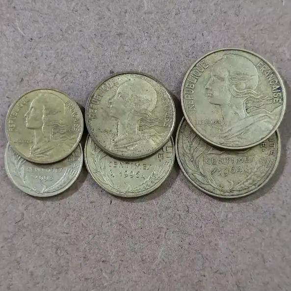 Pièces Françaises en Cuivre, ensemble de trois.