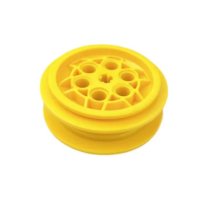 Ensemble de 4 composants de pneus et de moyeux (62,4 x 20 mm) avec technologie de pointe, idéal pour modifier et assembler les modèles de voitures MOC