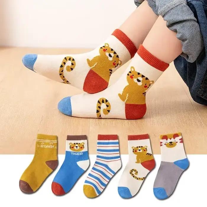 5 paires de chaussettes pour enfants, longueur moyenne, dessin animé, confortables, chaudes, de haute qualité, chaussettes pour bébés, chaussettes pour garçons, quatre saisons