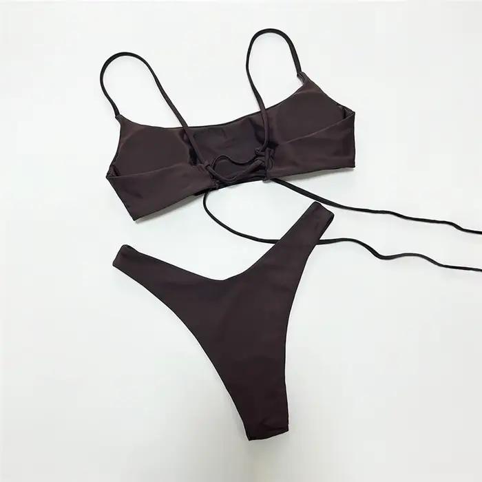 Ensemble de micro-bikini bandeau marron