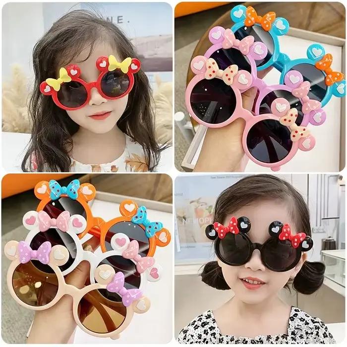 Nouveaux enfants mignon dessin animé UV400 lunettes de soleil garçons filles couleurs en plein air enfants Protection solaire lunettes de soleil bébé Sport nuances lunettes