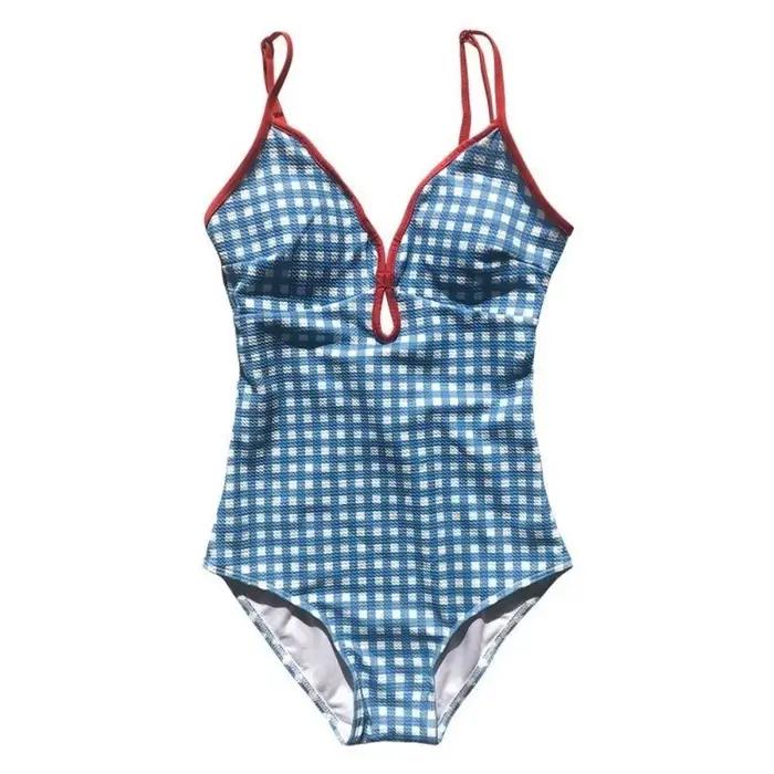 Maillot de bain une pièce simple à dos ouvert