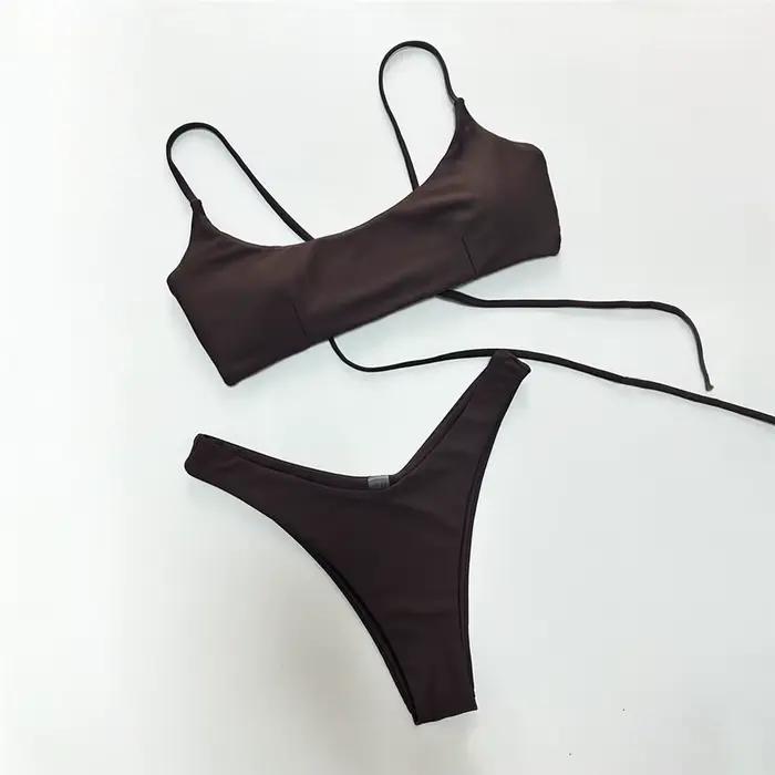Ensemble de micro-bikini bandeau marron