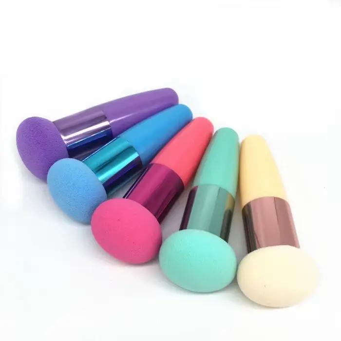 Pinceau de maquillage avec poignée pour femme, éponge cosmétique, outils de beauté professionnels, à la mode