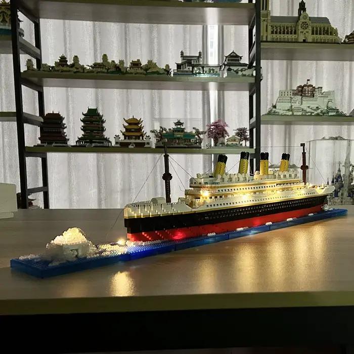 KNEW BUILT Blocs de construction de bateau en plastique Titanic 3D pour adultes, Micro Mini briques, Kits de jouets à assembler, bateau de croisière, cadeau pour enfants