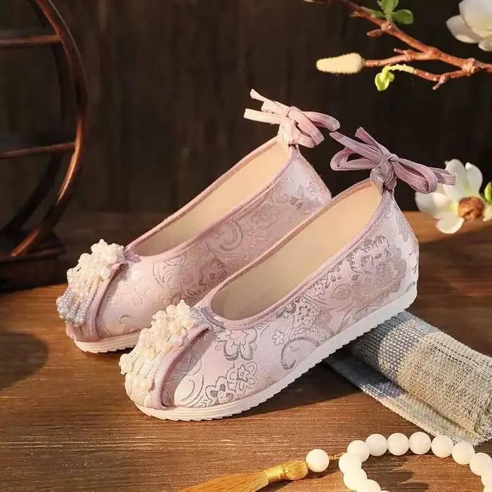 Chaussures Hanfu grande taille pour femmes 34-43 #   Chaussures chinoises Vintage en tissu de pékin pour femmes, chaussures brodées, grande taille 42 #